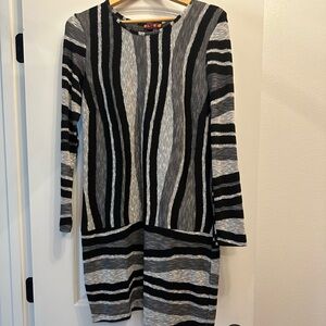 Elegant Black and Gray Long Sleeve Dress